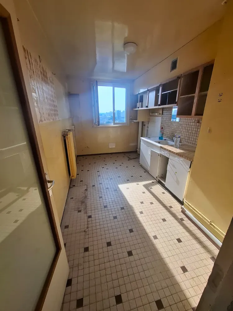 Après débarras — appartement rue Edison, Paris 16e