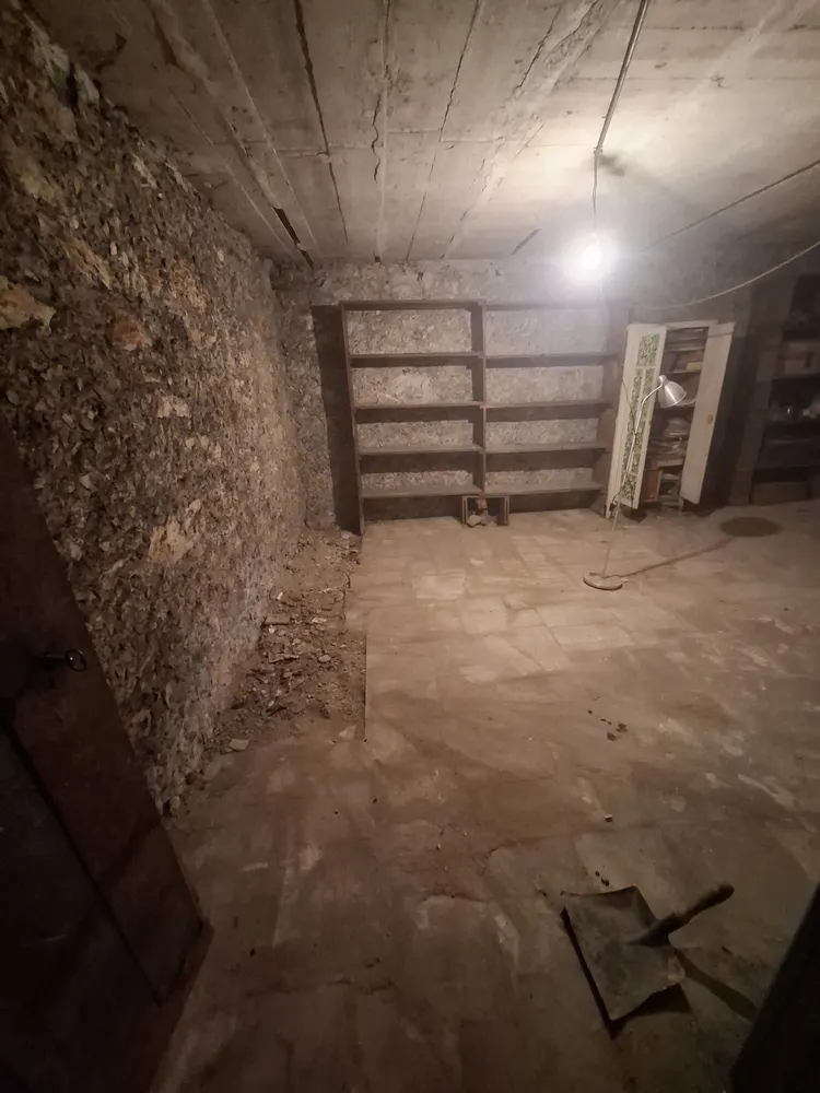 Après débarras — cave Paris 6e